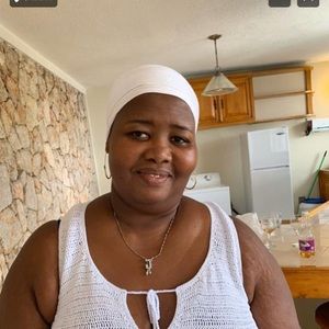 Meet your Posher, Sheila